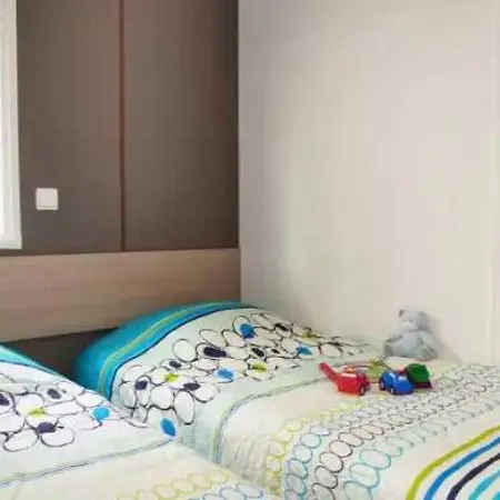 4 Etoiles - Eebaei Kamp alanı